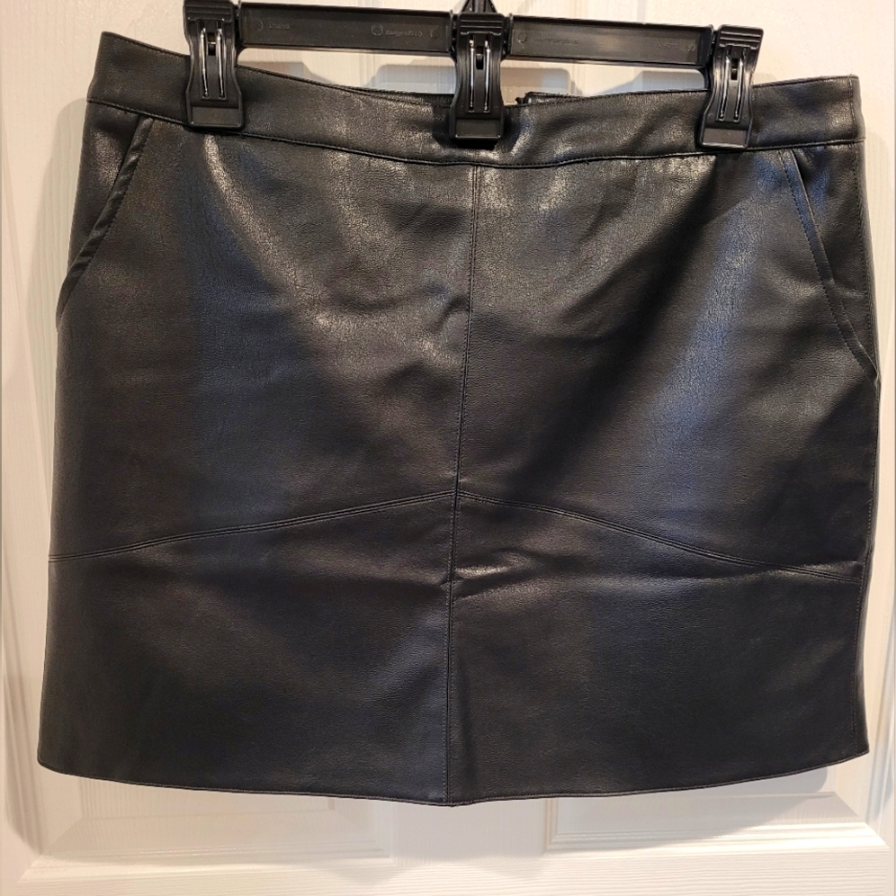 Lulus Vegan Leather Black Mini Skirt Large
